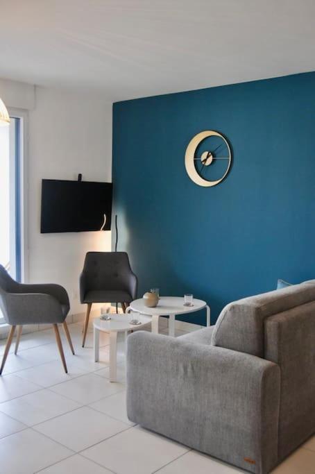 Elegant & Spacieux, Place Du Dauphin A Apartment *
